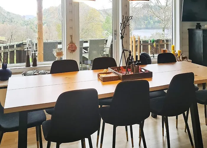 12 Person In Tau-by Traum Тау