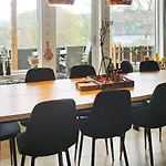 12 Person In Tau-by Traum Tau